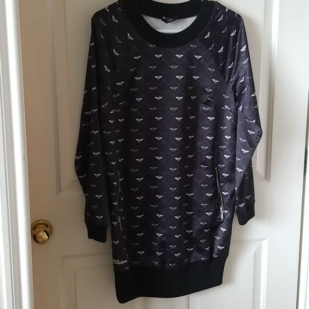 Queen Bee Printed Satin Raglan Dress